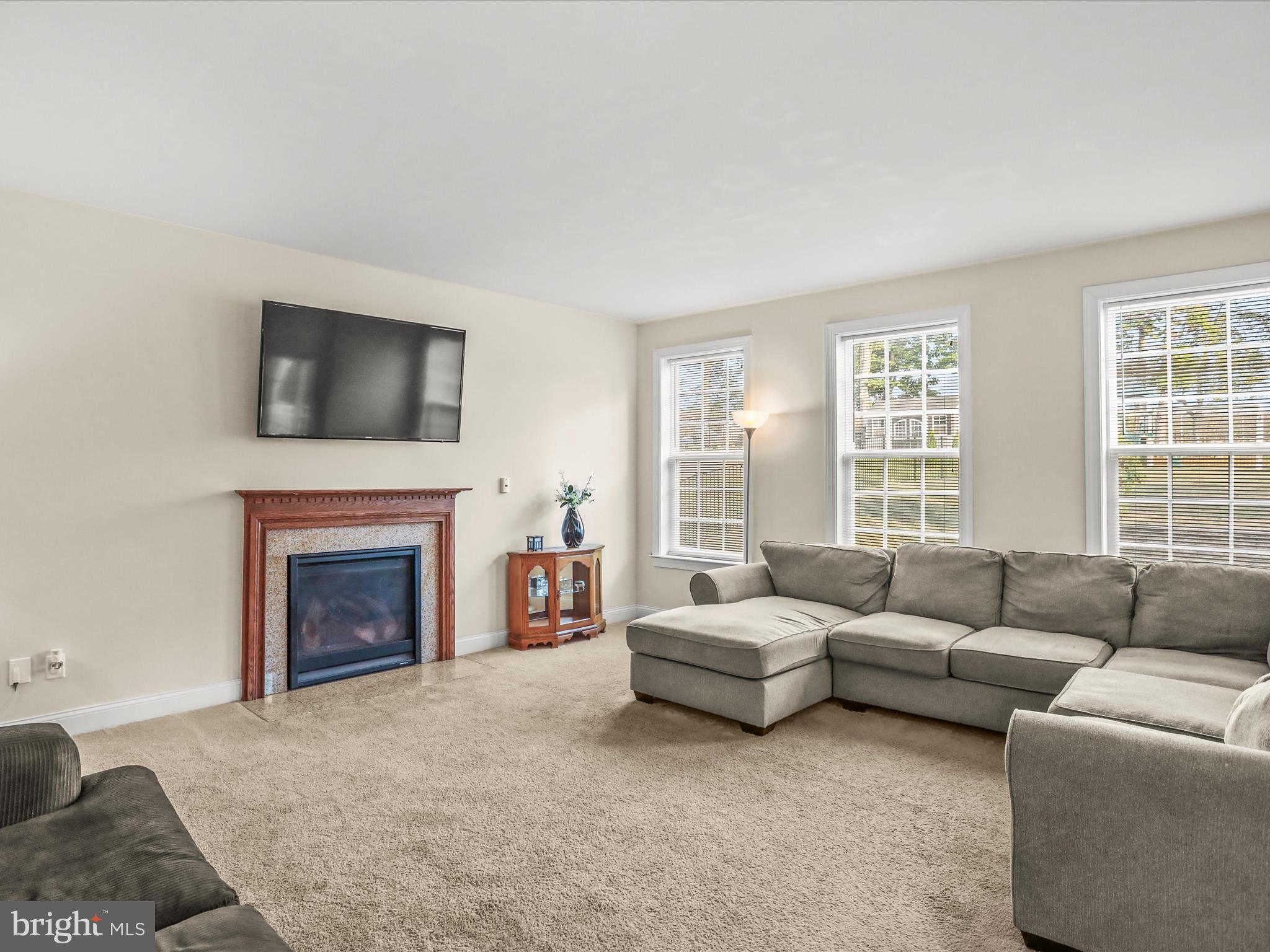 32 SPEND A BUCK DRIVE