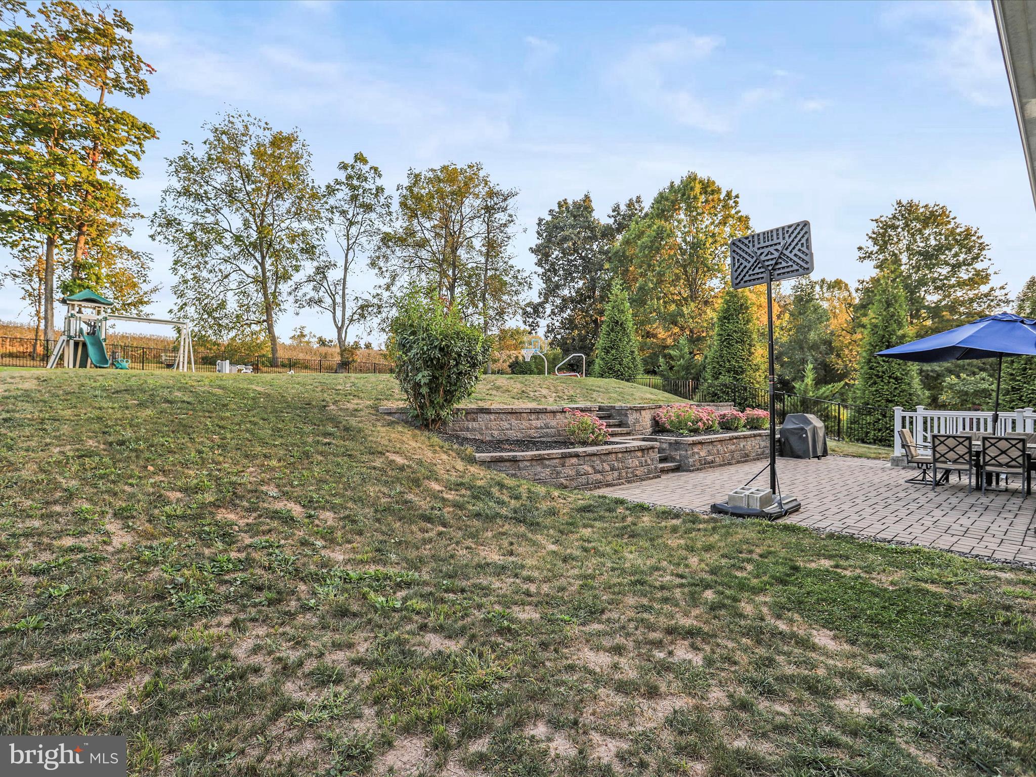 32 SPEND A BUCK DRIVE