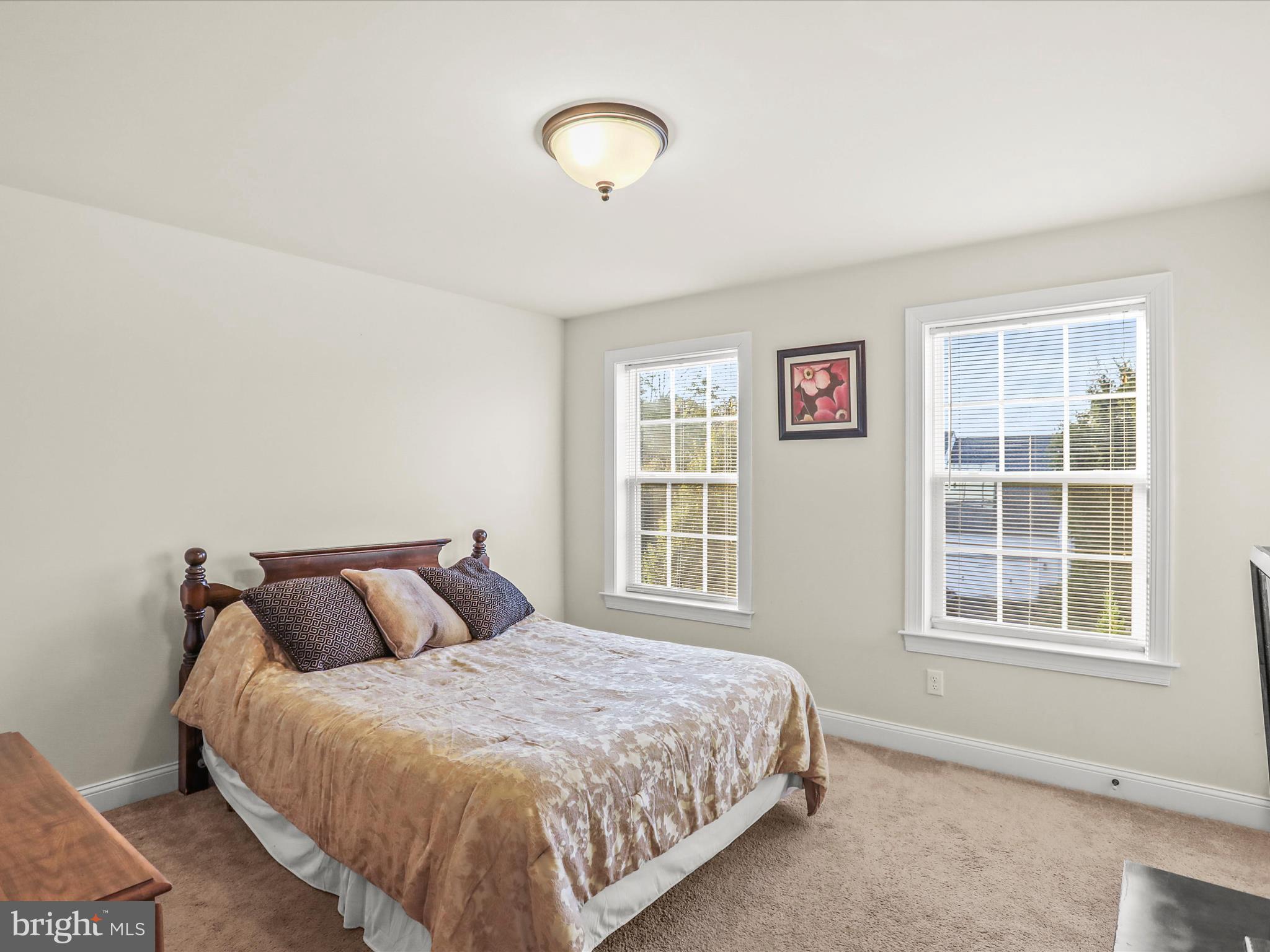 32 SPEND A BUCK DRIVE