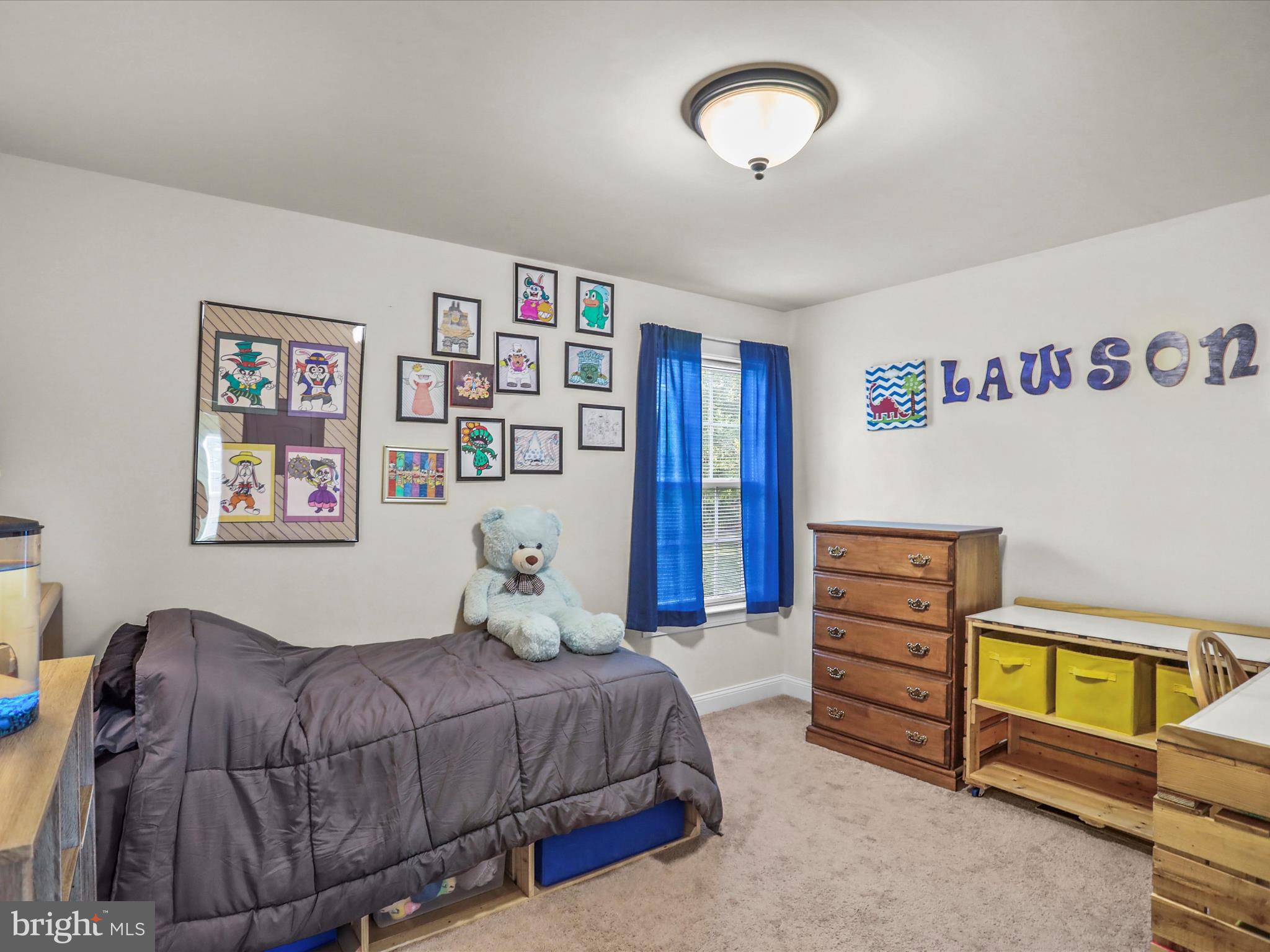 32 SPEND A BUCK DRIVE