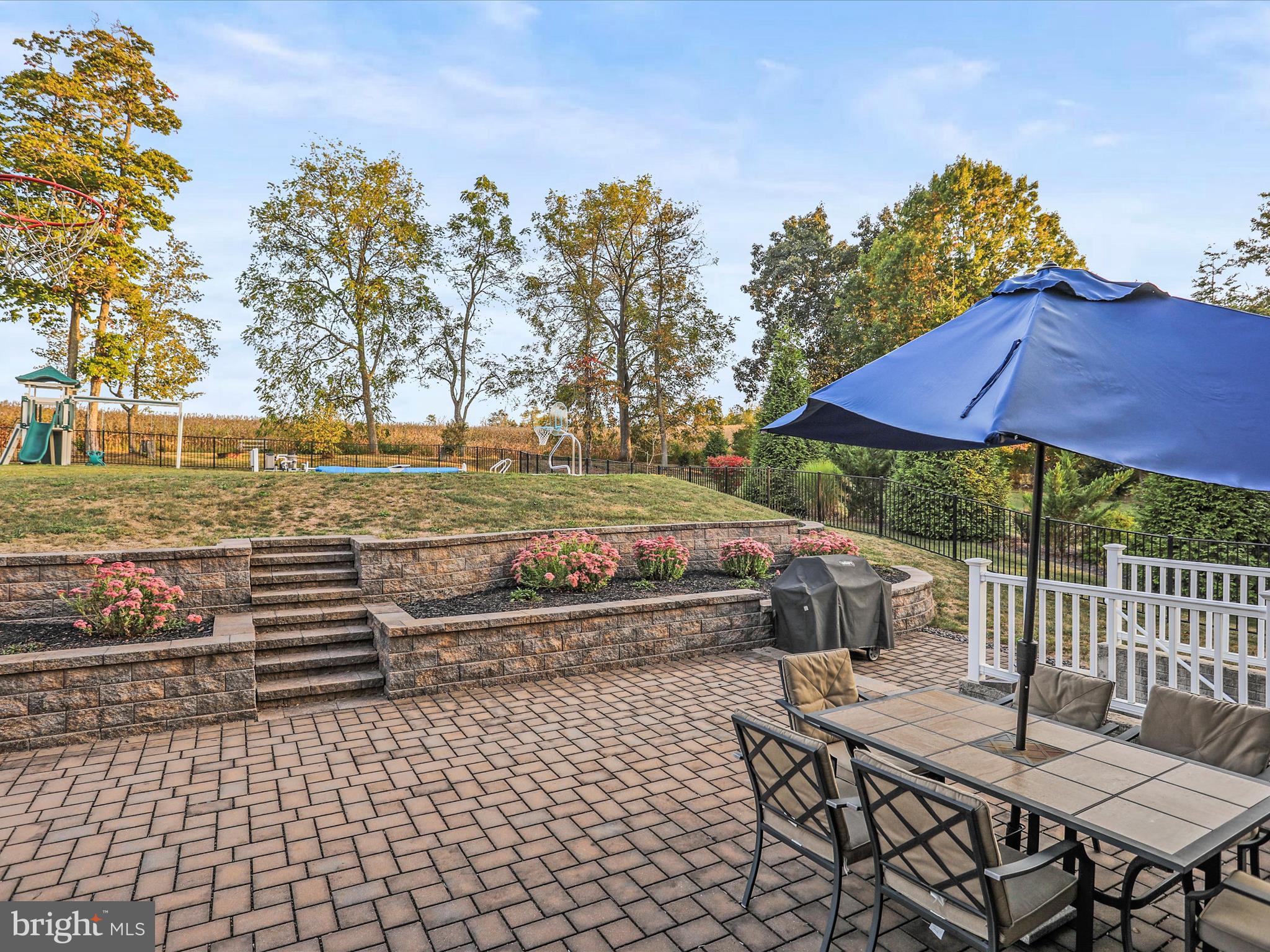 32 SPEND A BUCK DRIVE