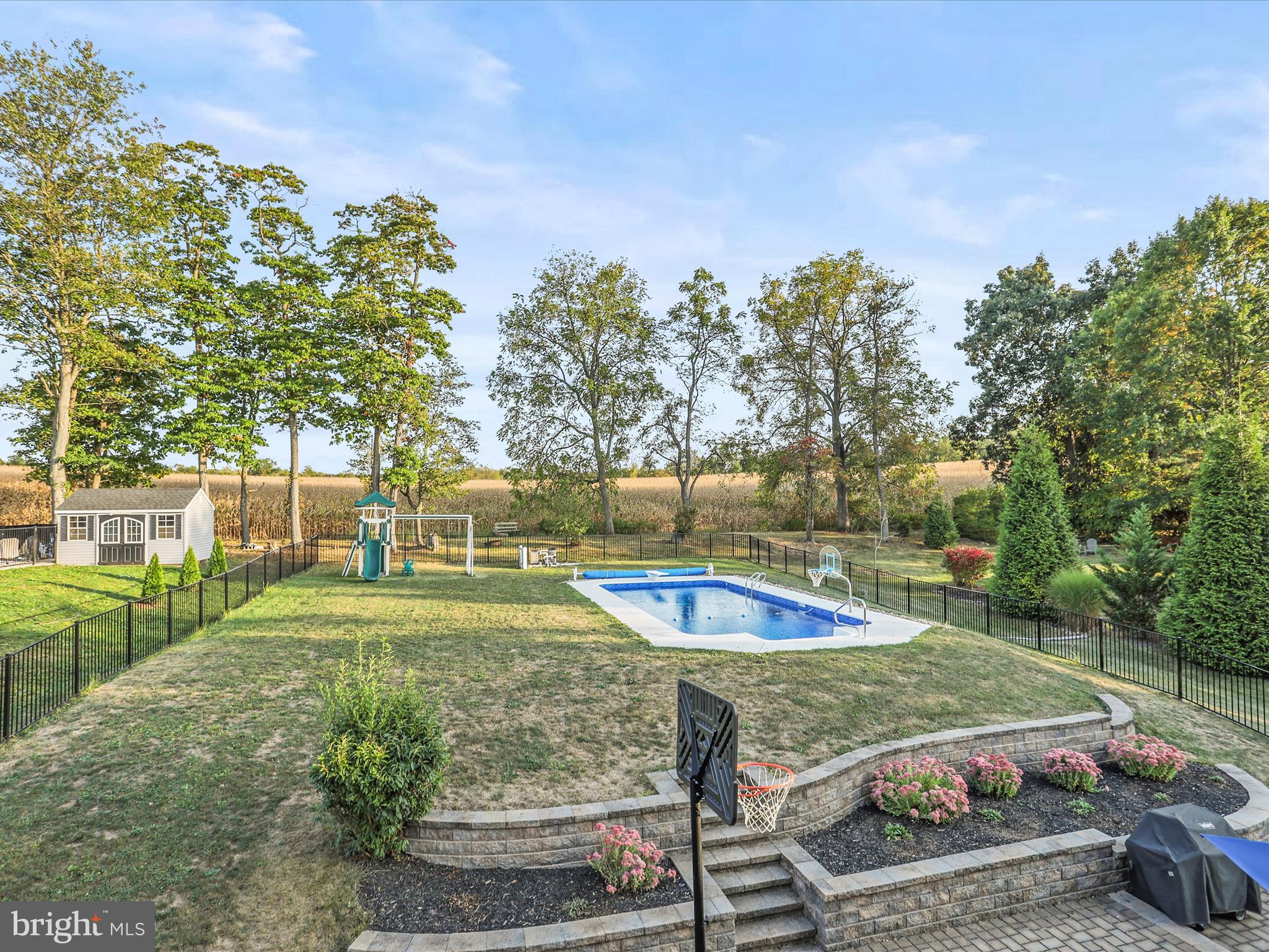 32 SPEND A BUCK DRIVE