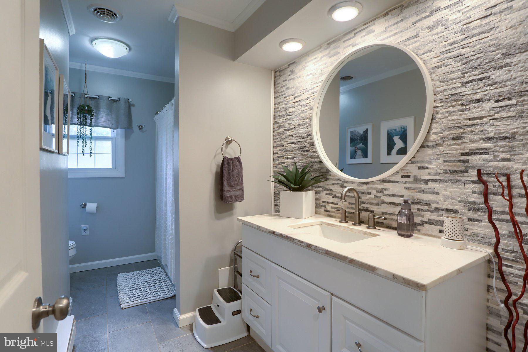 15 HIGHLAND CIRCLE