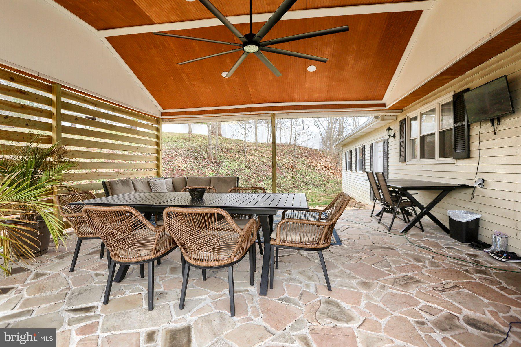 15 HIGHLAND CIRCLE