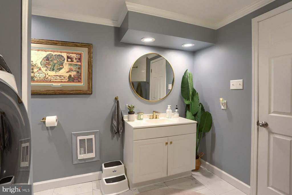 15 HIGHLAND CIRCLE
