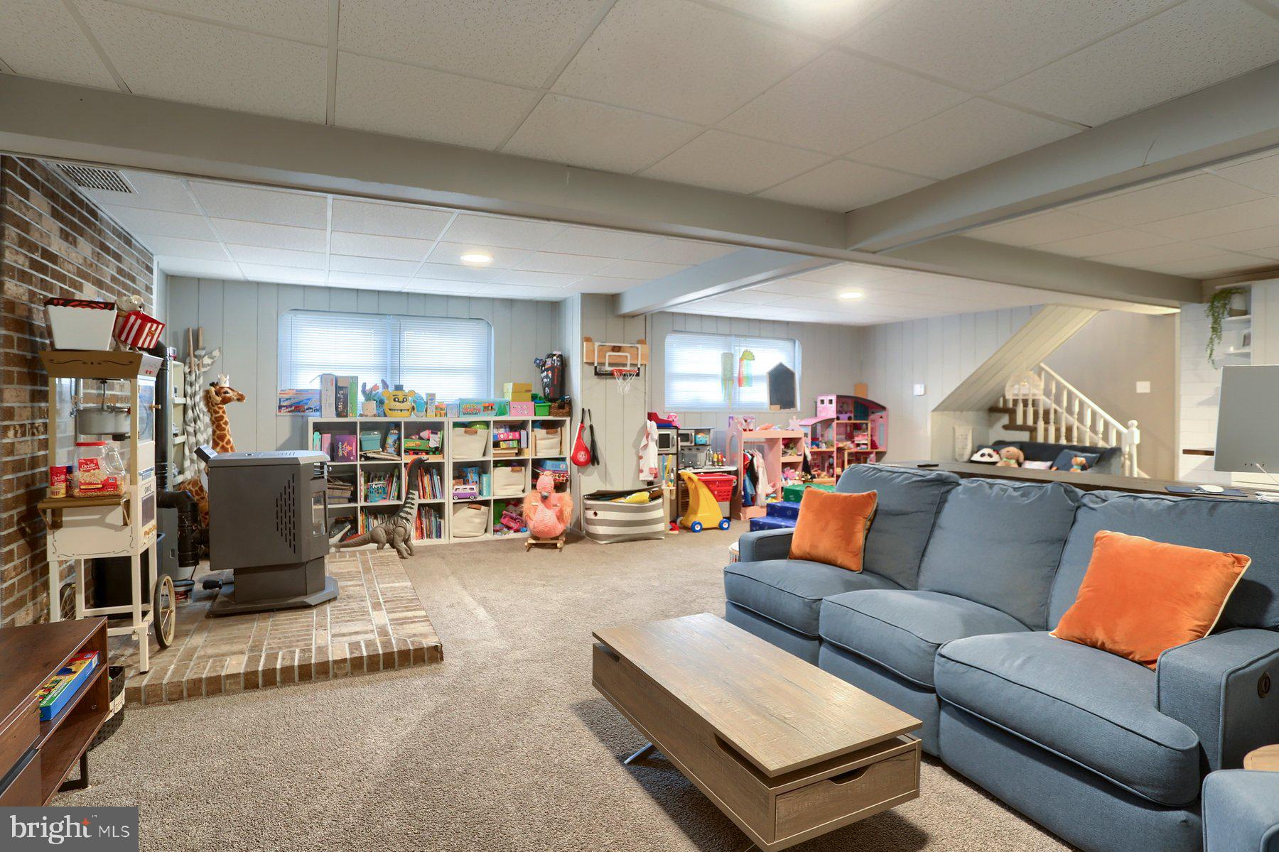 15 HIGHLAND CIRCLE