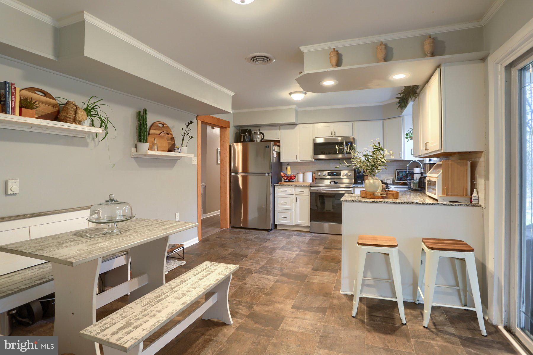 15 HIGHLAND CIRCLE