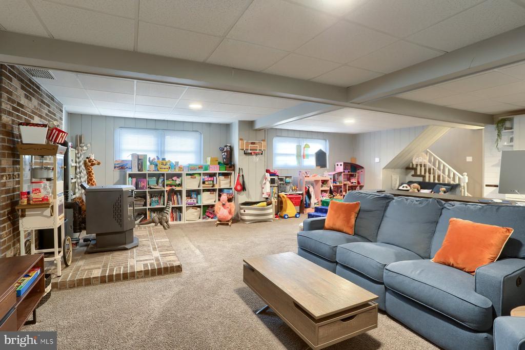 15 HIGHLAND CIRCLE