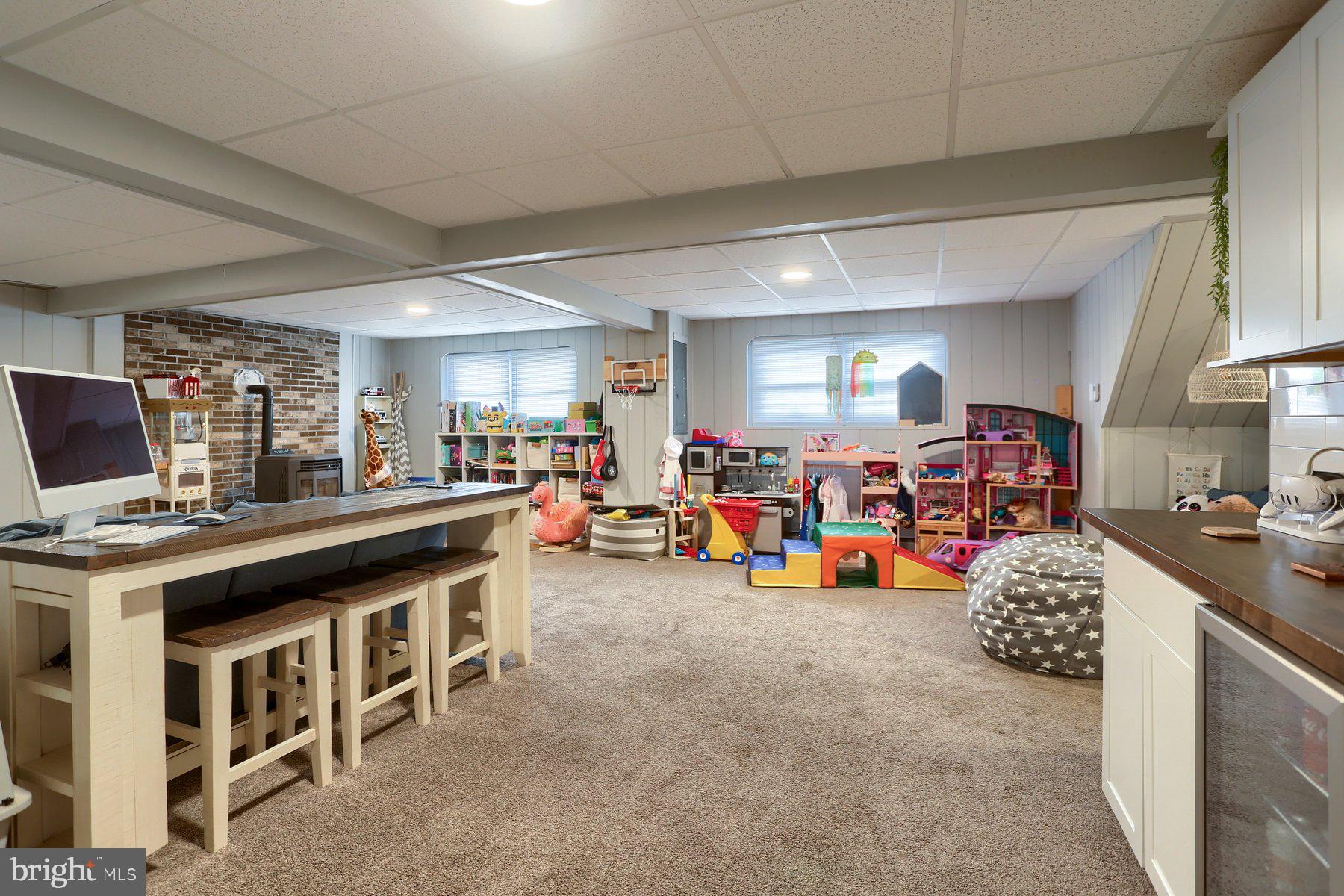 15 HIGHLAND CIRCLE