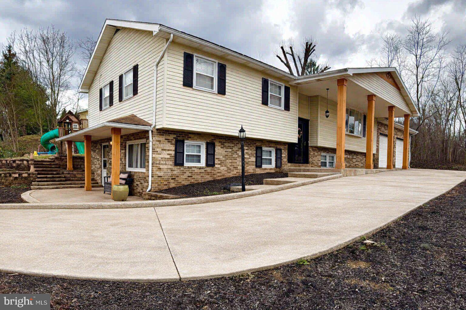 15 HIGHLAND CIRCLE