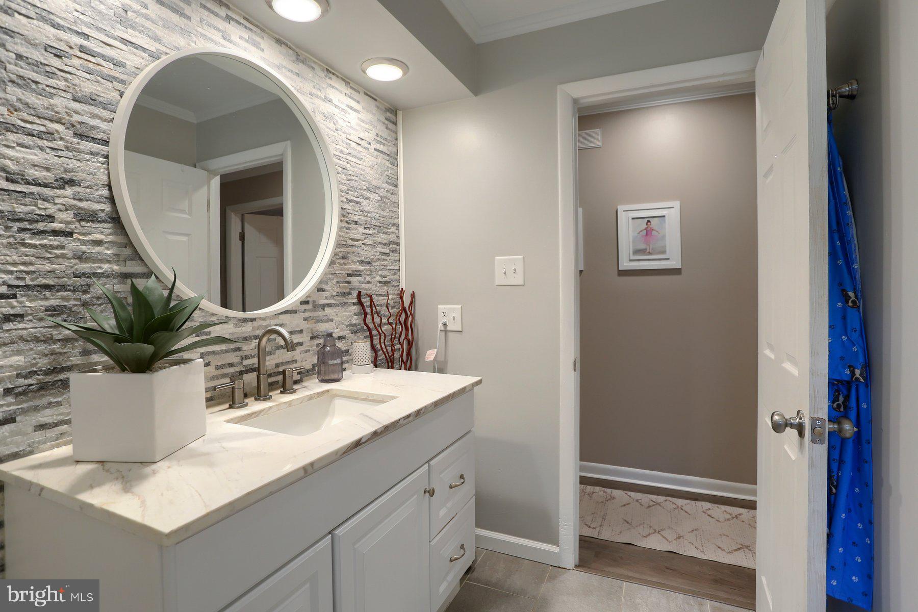 15 HIGHLAND CIRCLE