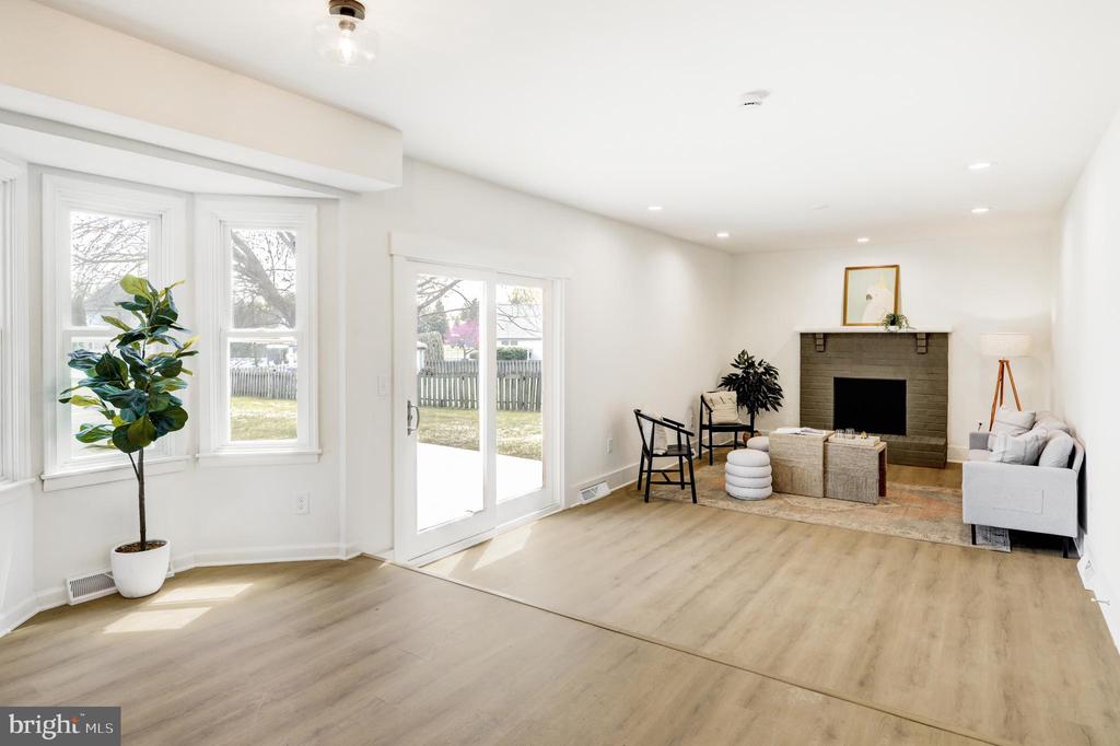 404 CLEMENS DRIVE