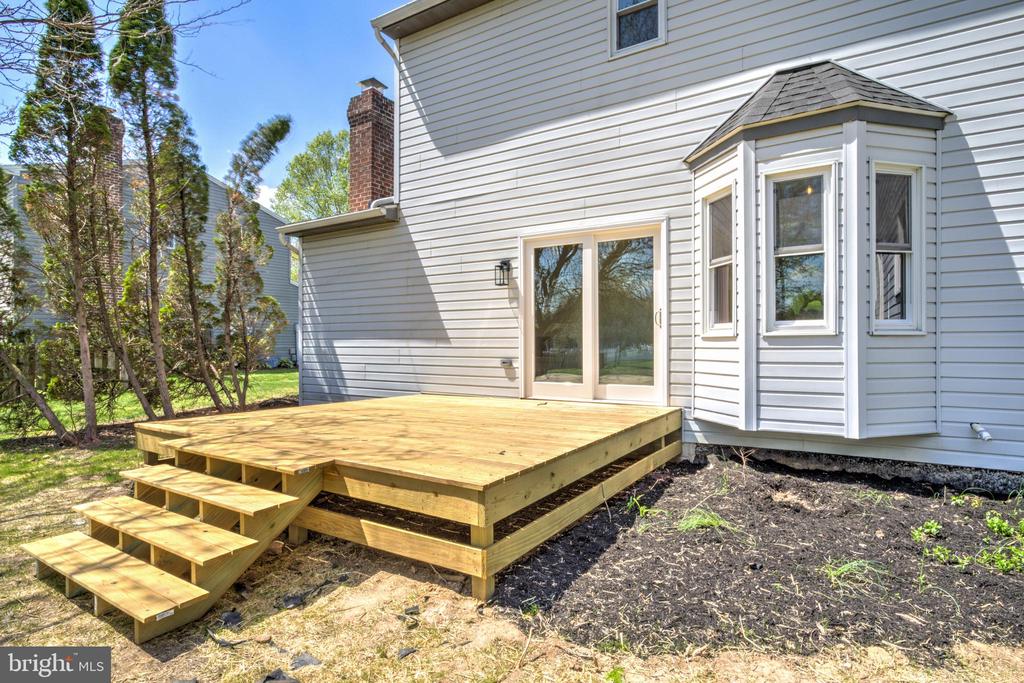 404 CLEMENS DRIVE