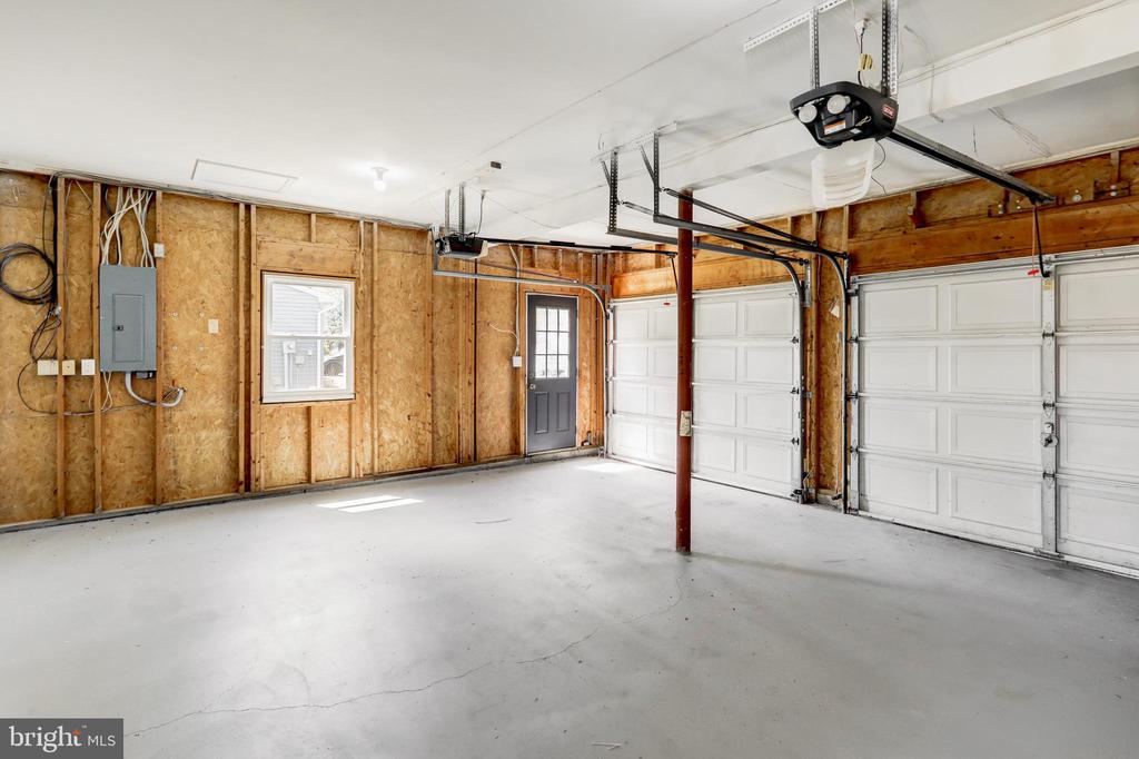 404 CLEMENS DRIVE