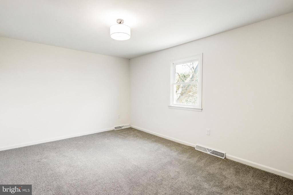 404 CLEMENS DRIVE