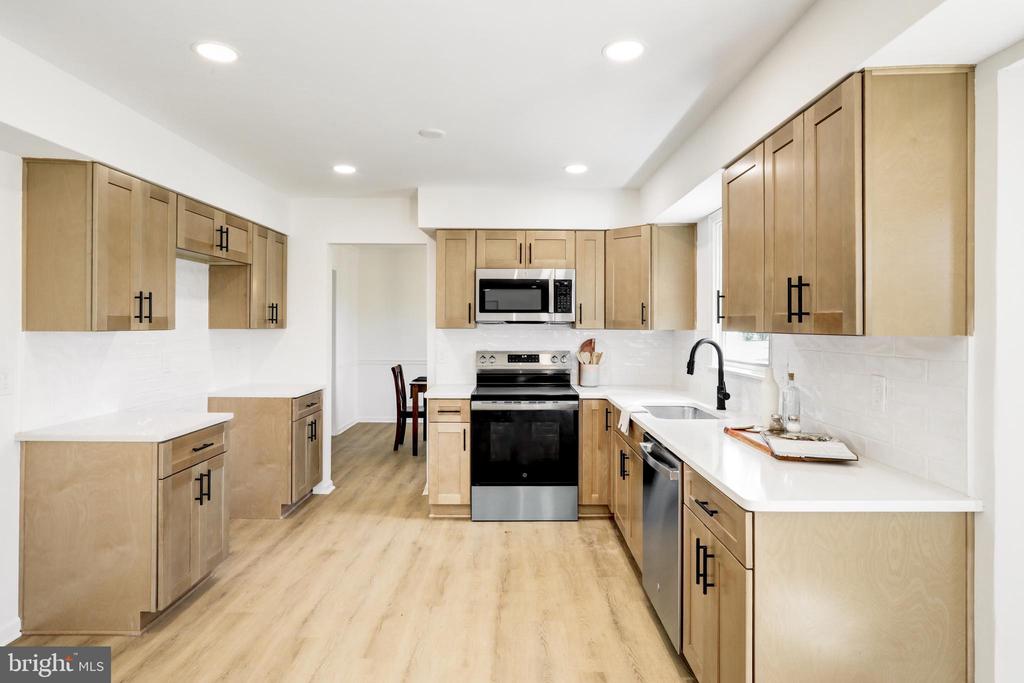 404 CLEMENS DRIVE