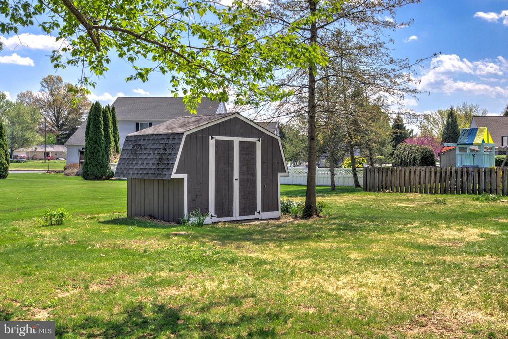 404 CLEMENS DRIVE