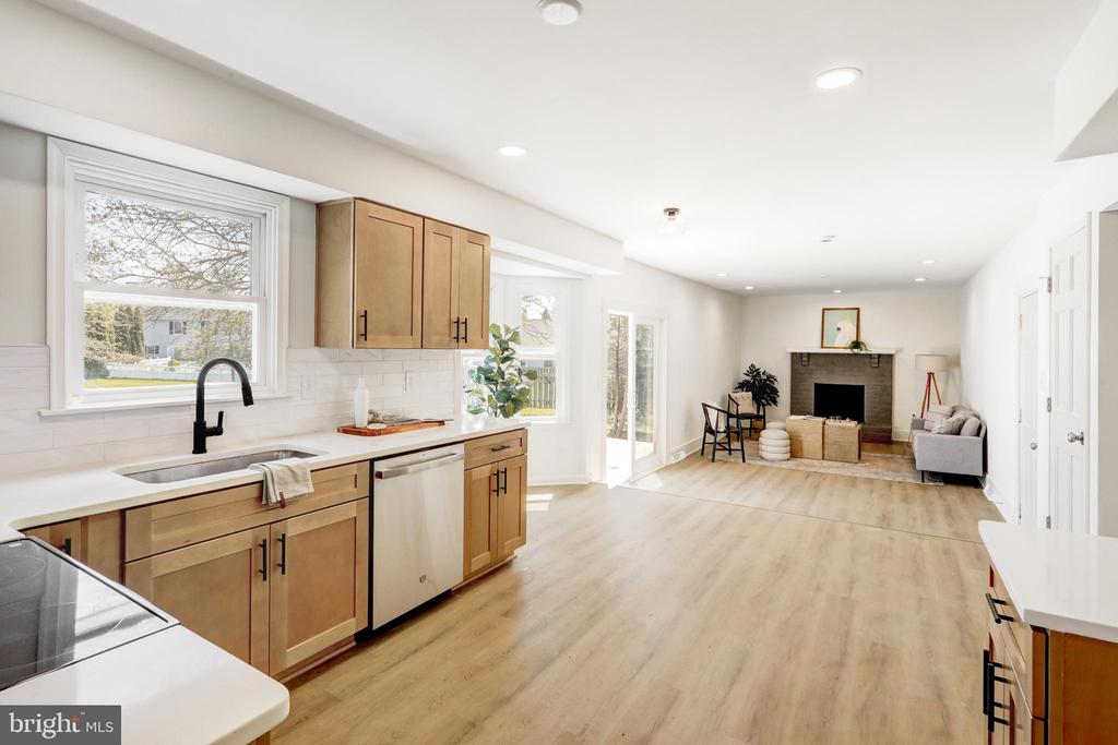 404 CLEMENS DRIVE