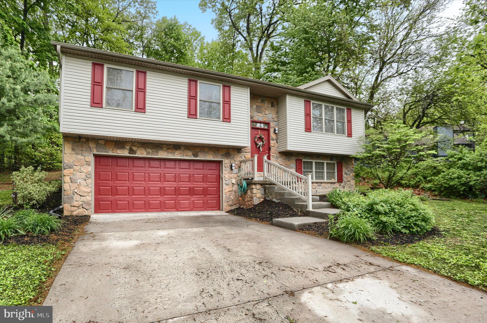 404 LITTLE JOHN DRIVE