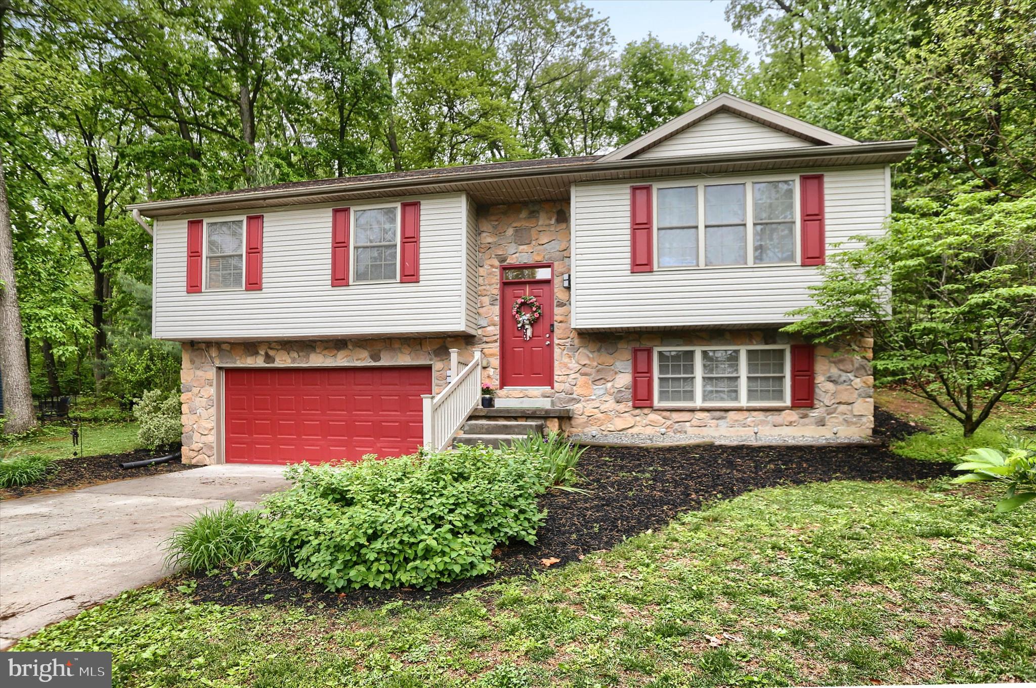 404 LITTLE JOHN DRIVE