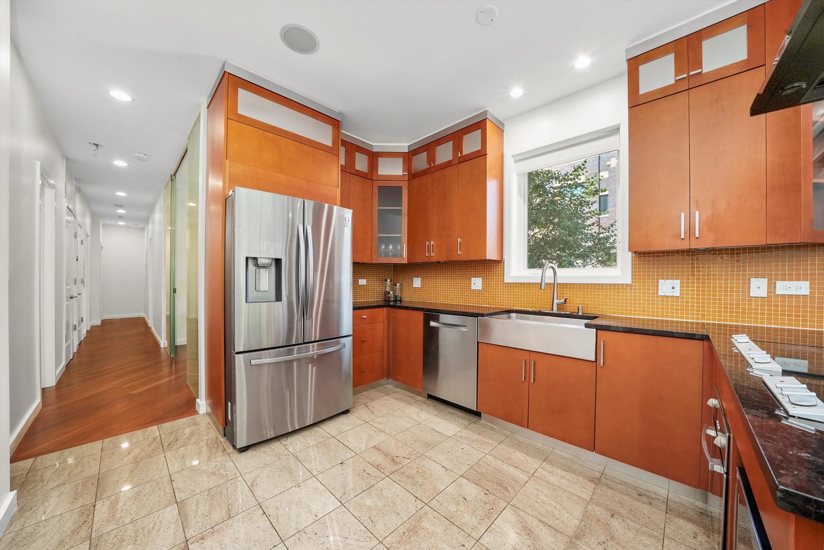 2259 W wabansia Avenue Unit: 210