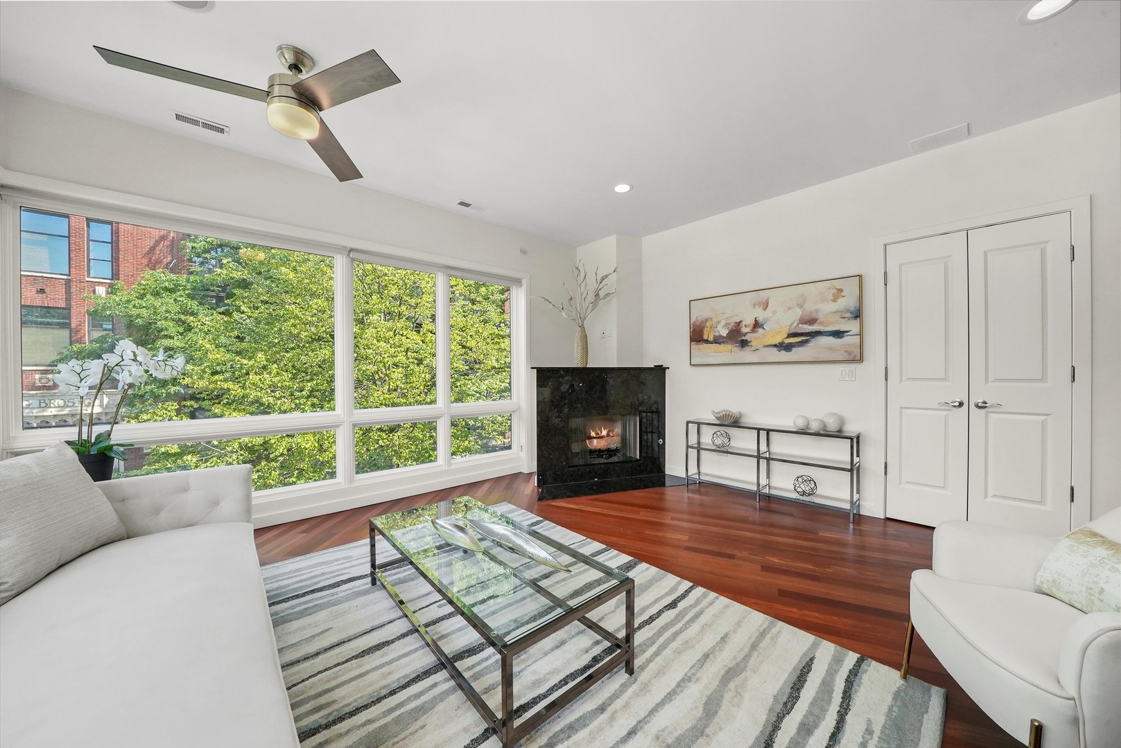 2259 W wabansia Avenue Unit: 210