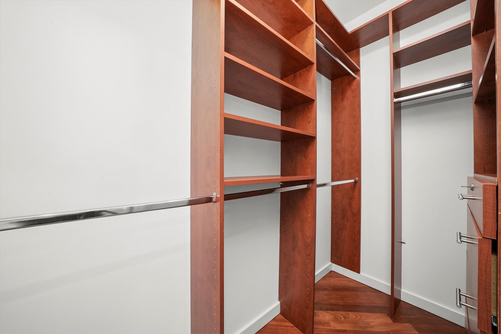 2259 W wabansia Avenue Unit: 210