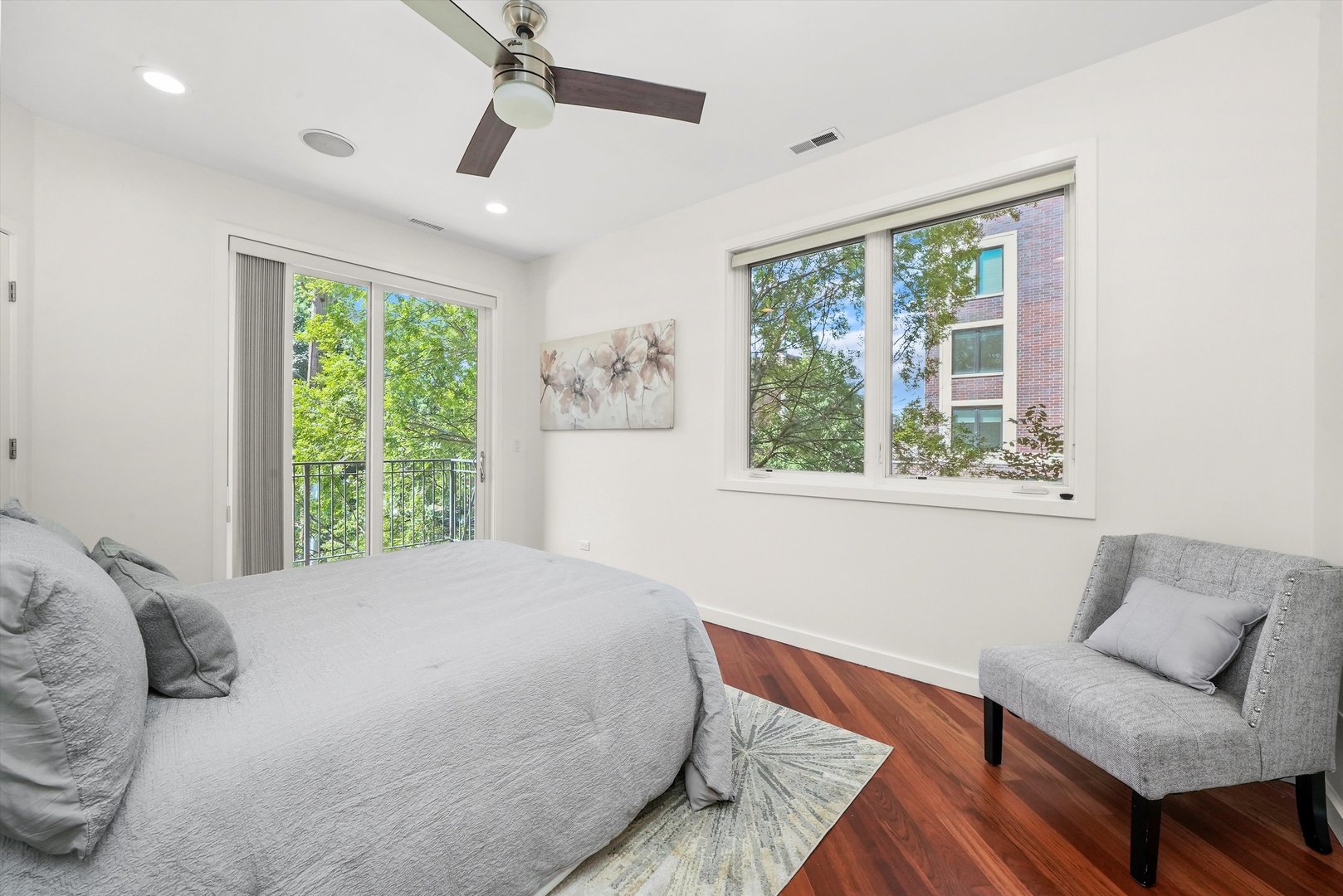 2259 W wabansia Avenue Unit: 210