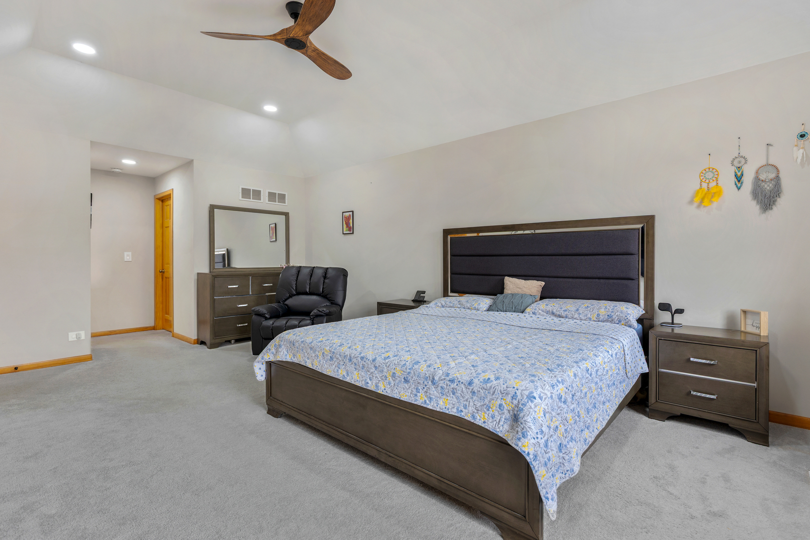 2052 Gardner Circle E