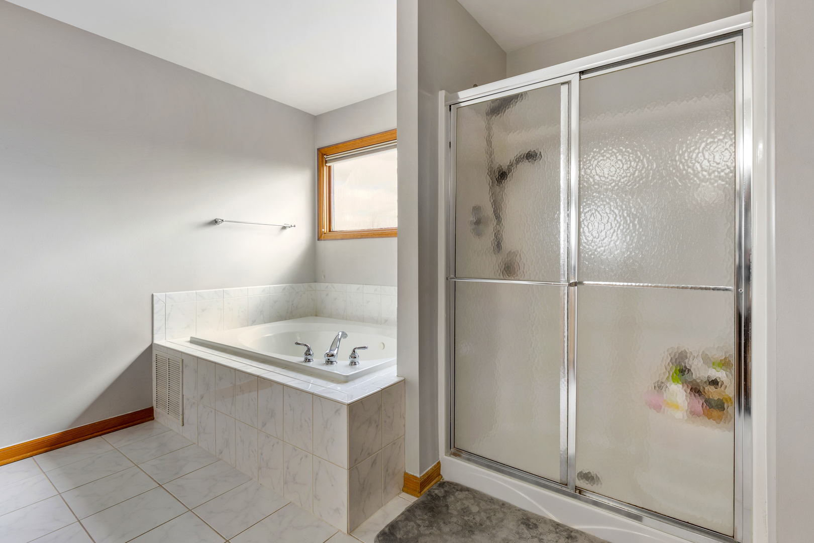 2052 Gardner Circle E