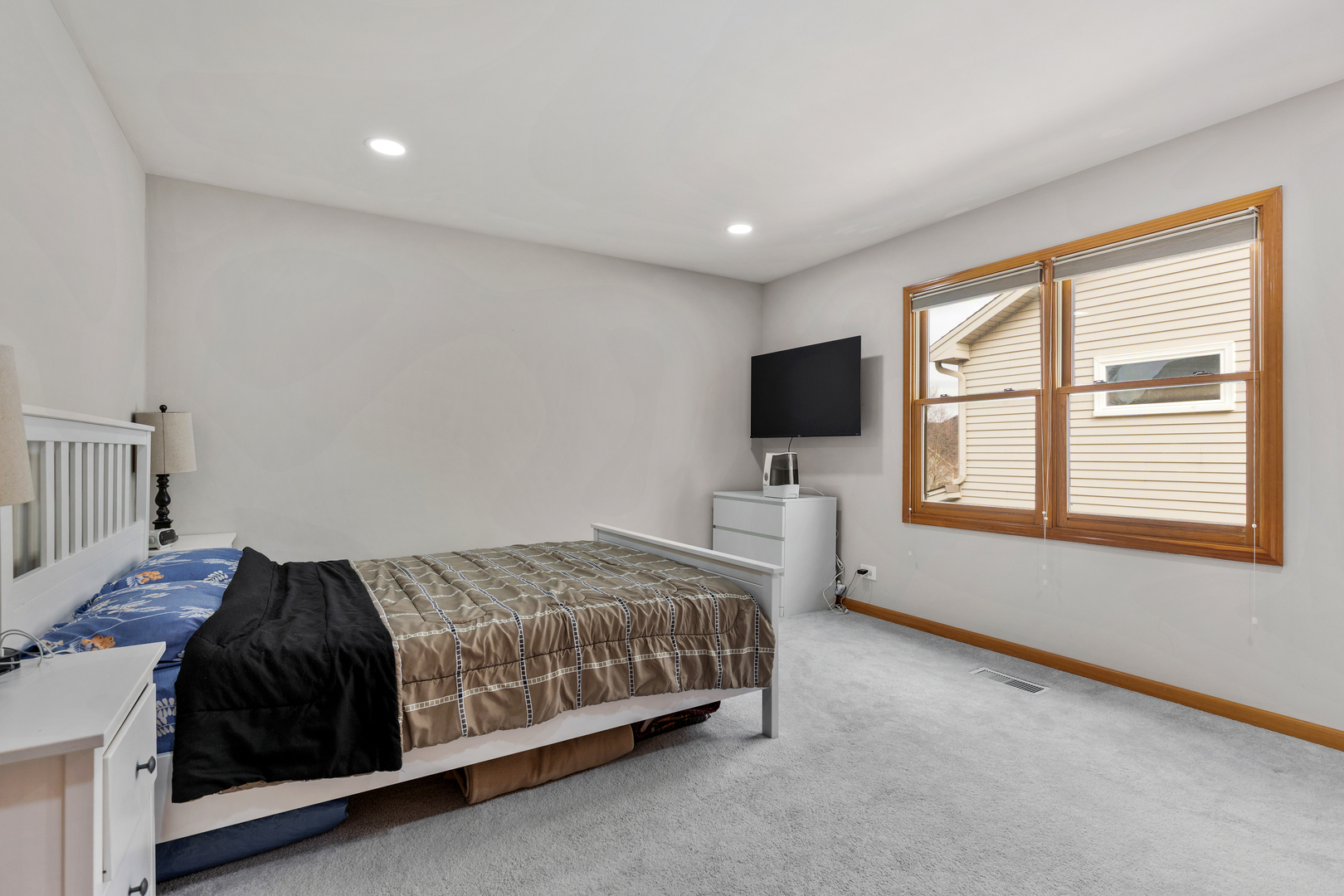 2052 Gardner Circle E