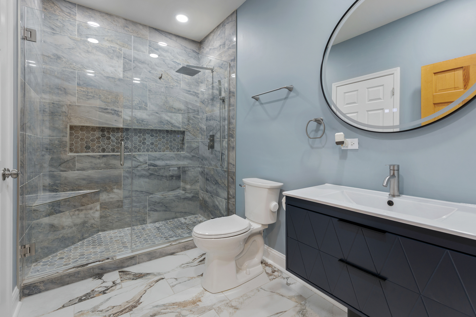 2052 Gardner Circle E