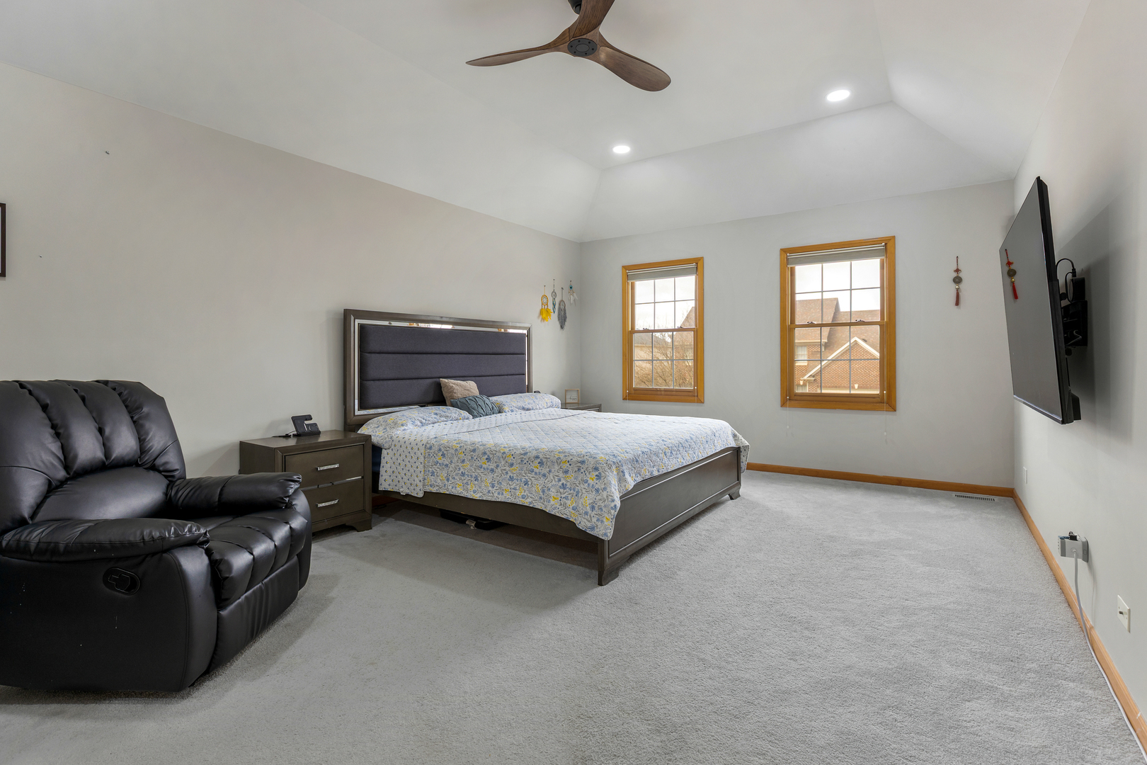 2052 Gardner Circle E