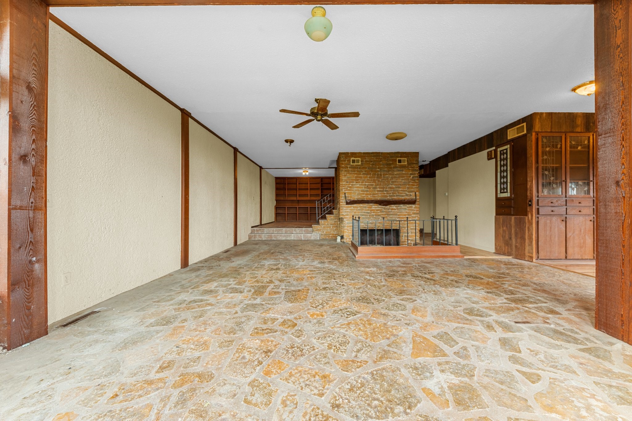 6562 E Highway 36
