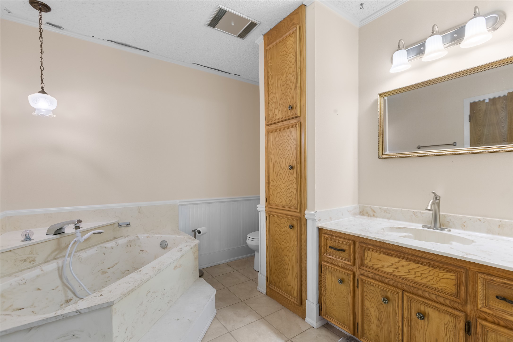 2485 Garrett Lane