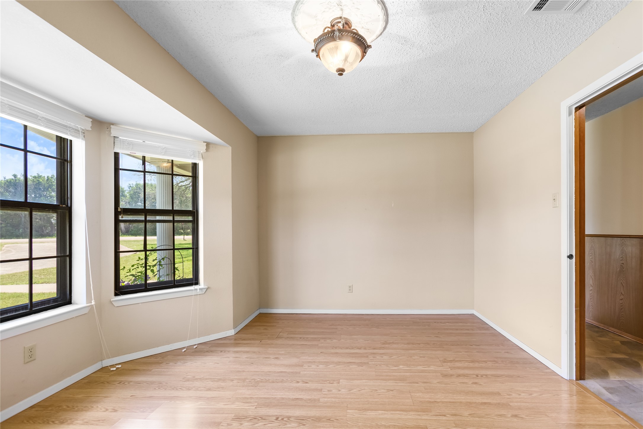 2485 Garrett Lane