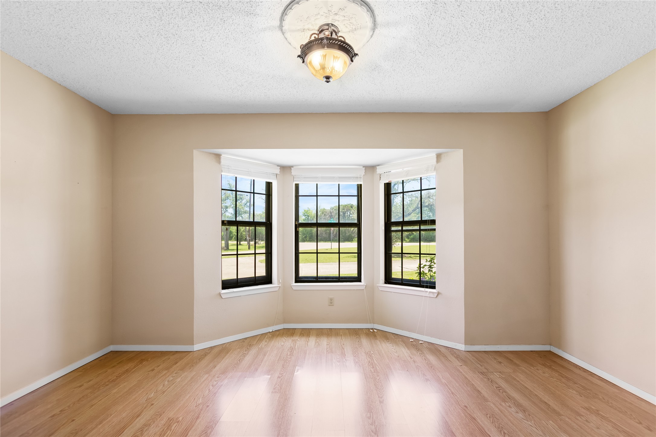 2485 Garrett Lane