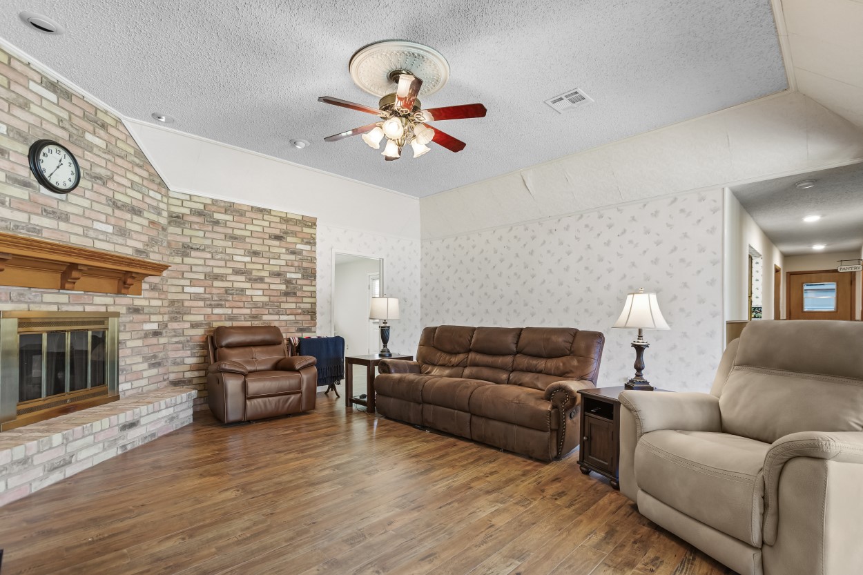 2485 Garrett Lane