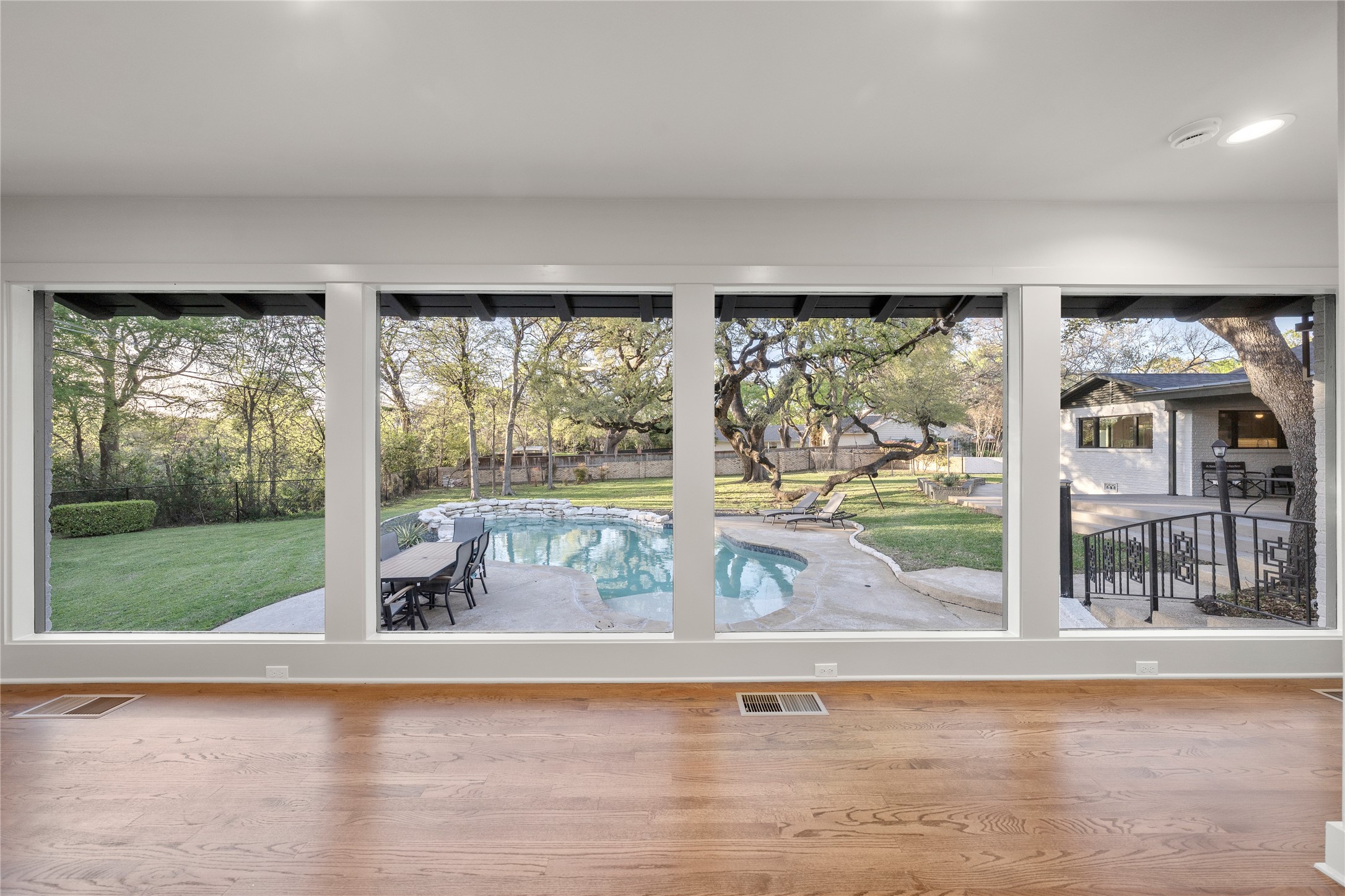 3400 Macarthur Drive