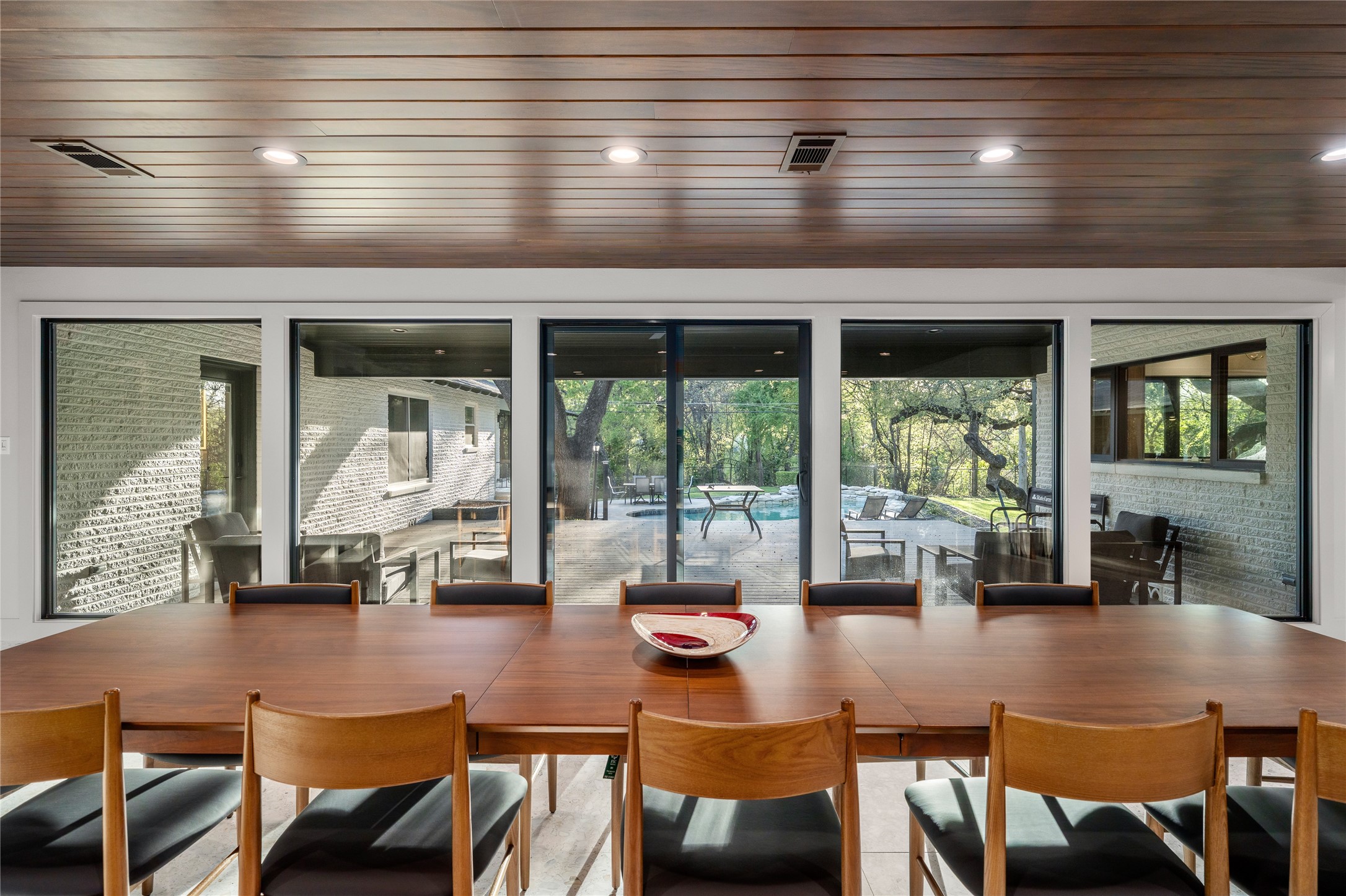 3400 Macarthur Drive