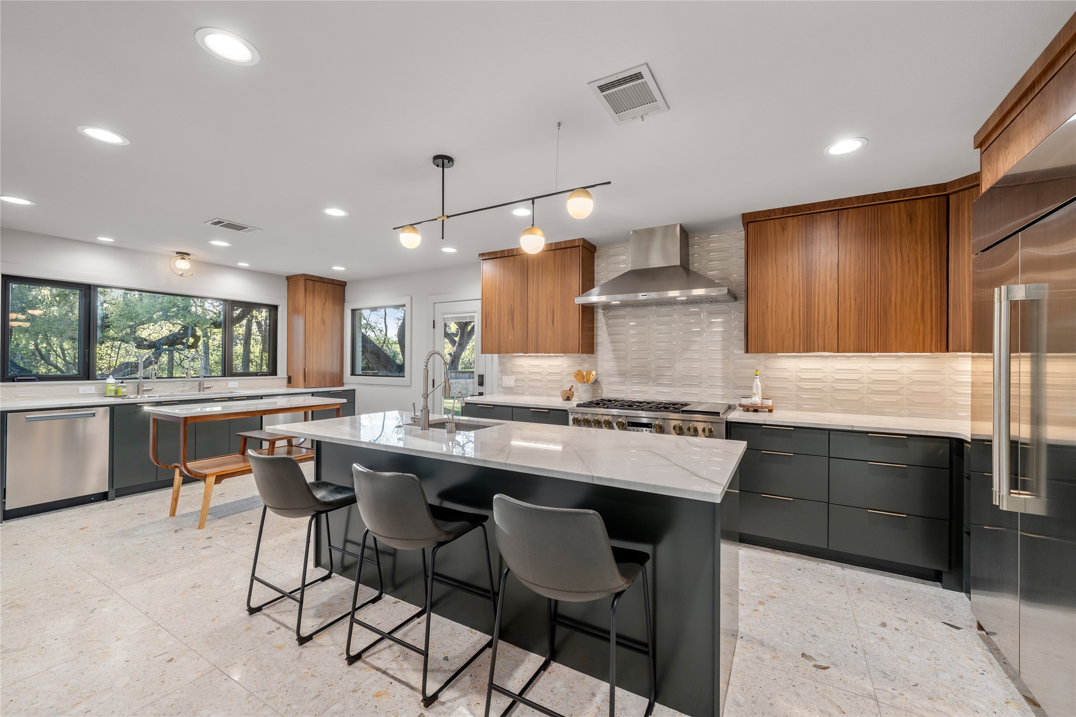 3400 Macarthur Drive