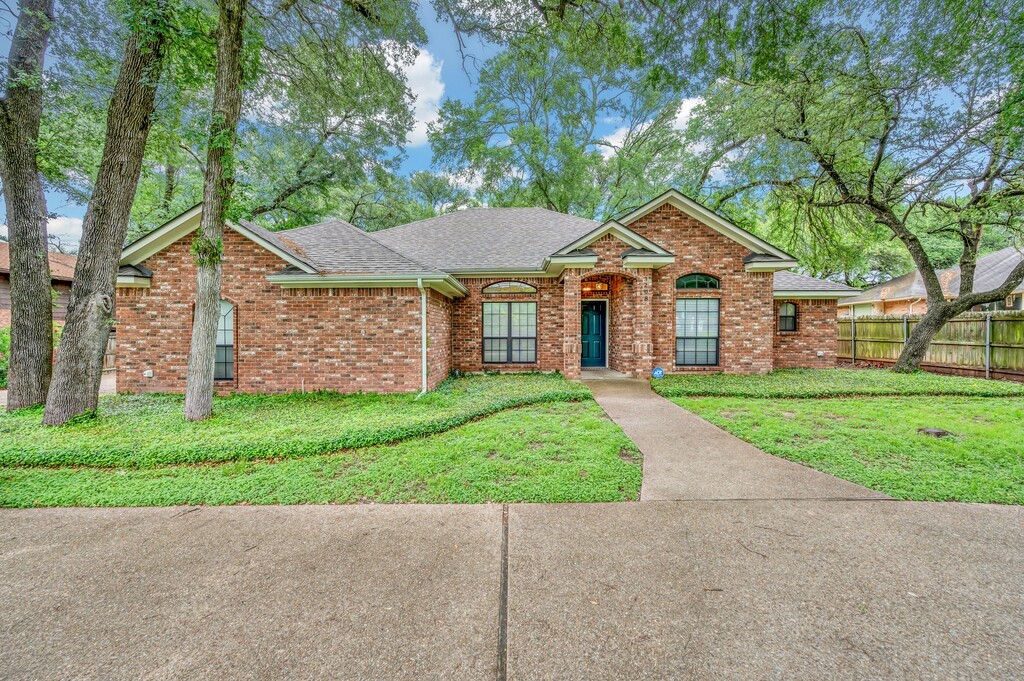 3208 Park Lake Drive