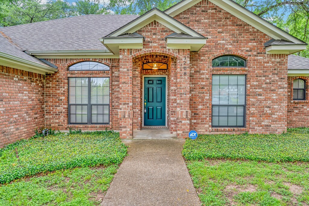 3208 Park Lake Drive