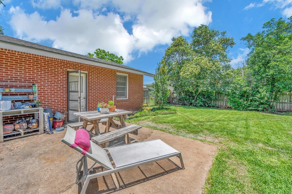421 Bellaire Drive