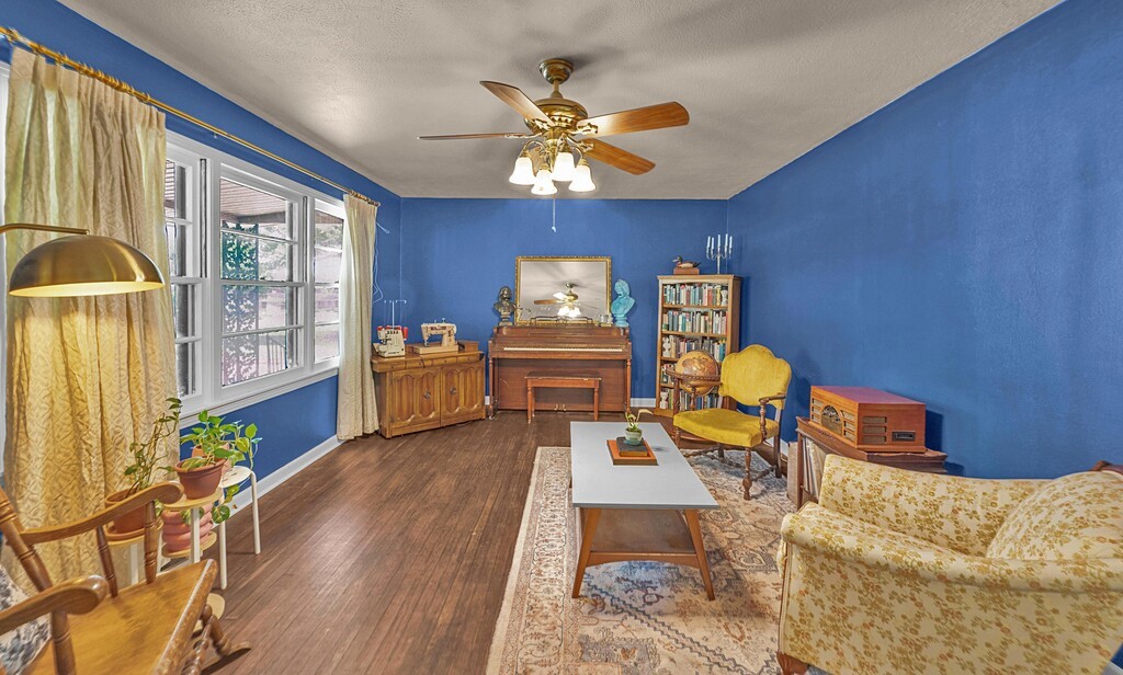 421 Bellaire Drive