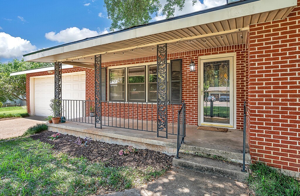 421 Bellaire Drive