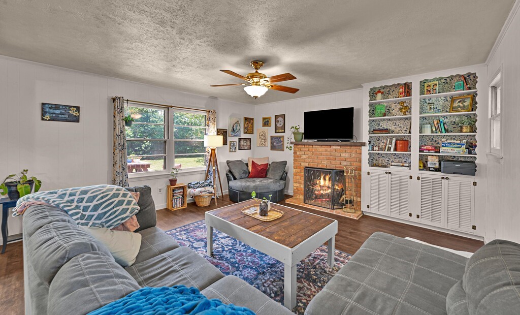 421 Bellaire Drive