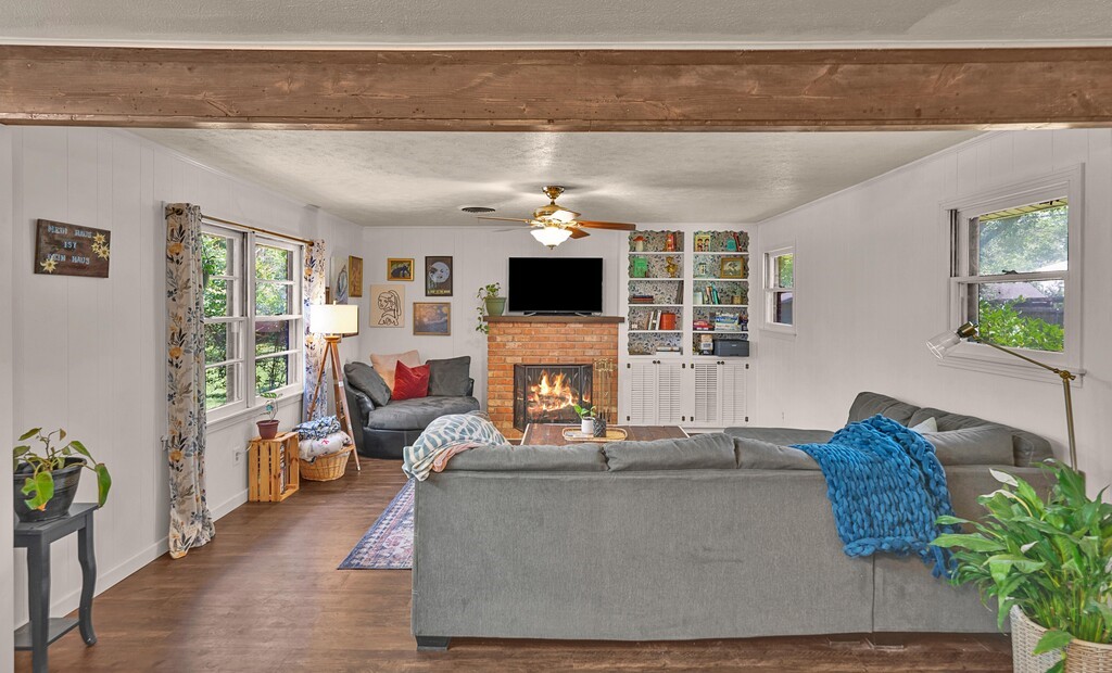 421 Bellaire Drive