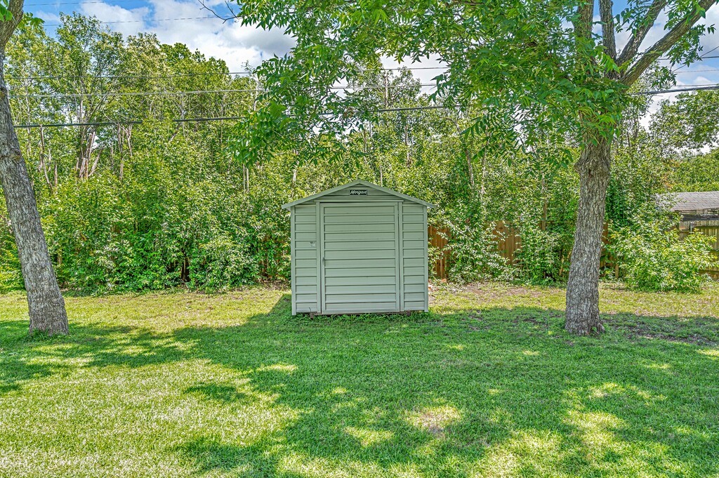 421 Bellaire Drive
