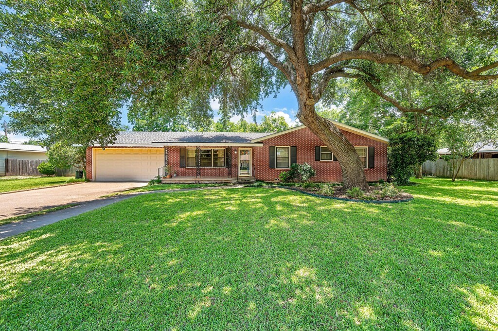 421 Bellaire Drive